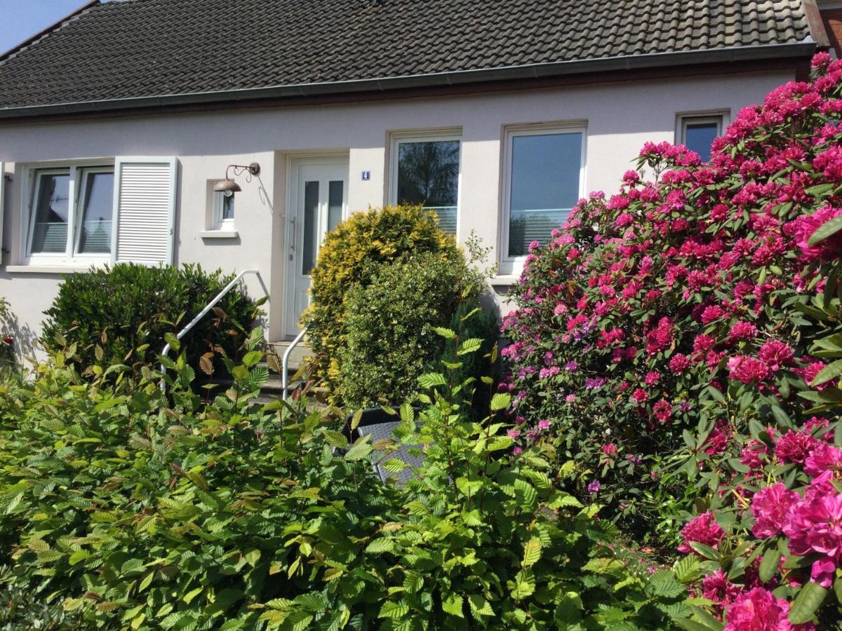 Ferienhaus Us Luett Hus Und Das Zimmer Linde Im Haupthaus Oldenburg Exteriör bild