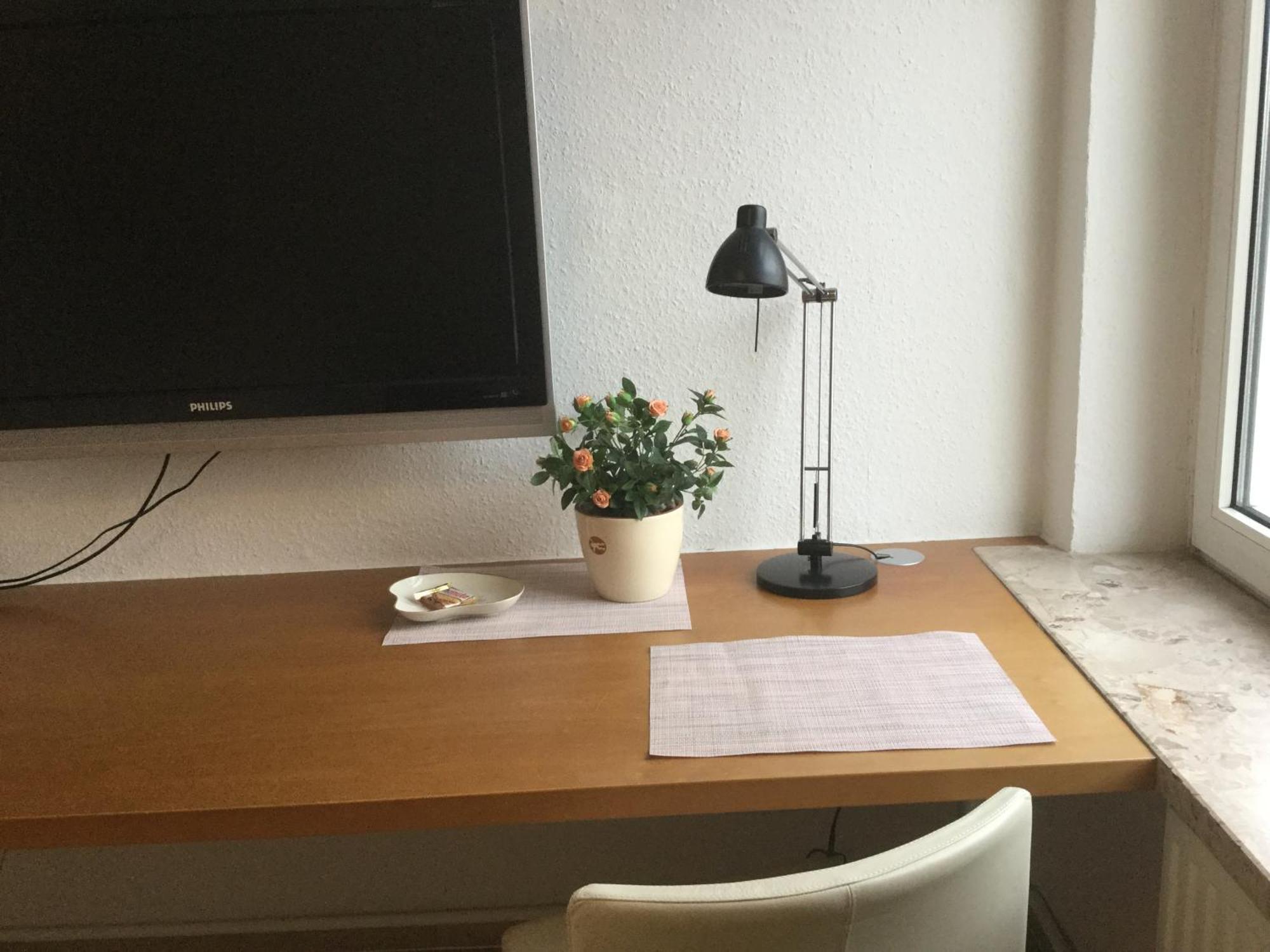 Ferienhaus Us Luett Hus Und Das Zimmer Linde Im Haupthaus Oldenburg Rum bild
